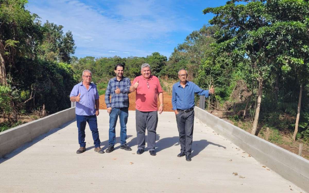 Prefeito Dr Adilson Vistoria Andamento Das Obras No Distrito De