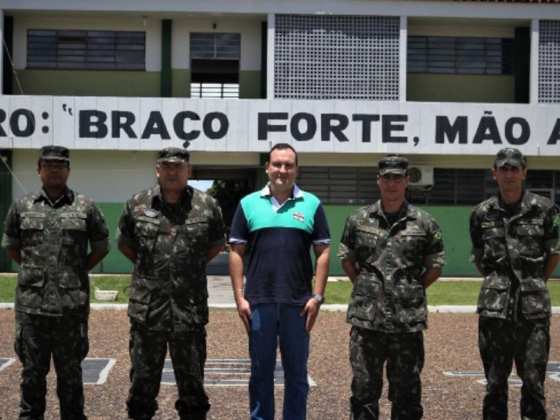 Marcelos Augusto, durante visita ao 58° BIMTz em Aragarças (GO)