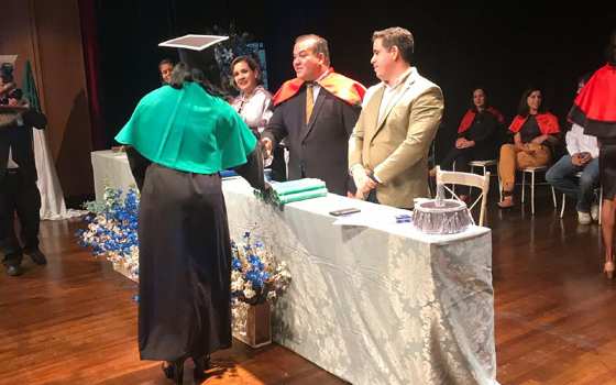 Alunos da Escola Técnica de Cuiabá colam grau