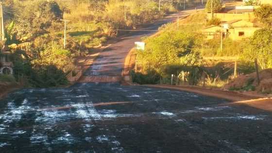 Asfalto em Aragarças