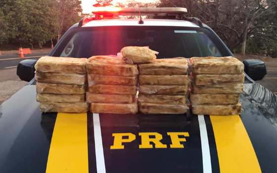 PRF apreende 20 quilos de pó