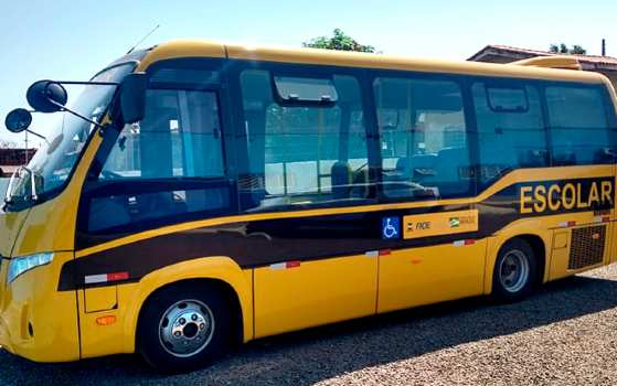 ônibus escolar