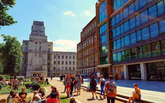A publicação se baseia na pesquisa de doutorado desenvolvida na Universidade de Londres