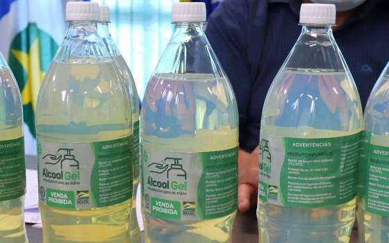 doação álcool em gel ufmt