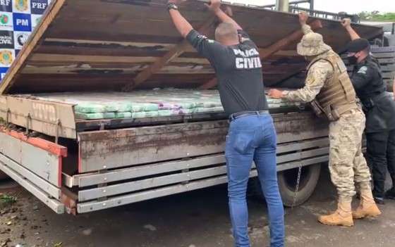 Polícia apreende quase 1 toneladas de maconha em Aragarças