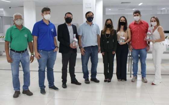 entrega álcool gel para ganha tempo