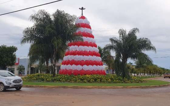 Prefeitura inicia instalação de decoração e divulga programação de Natal em  Querência | SEMANA 7