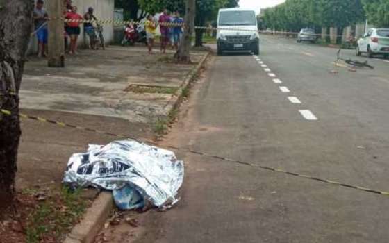 Jovem é morto enquanto andava de bicicleta