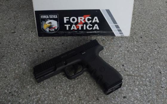pistola falsa