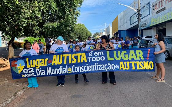 mundo azul caminhada