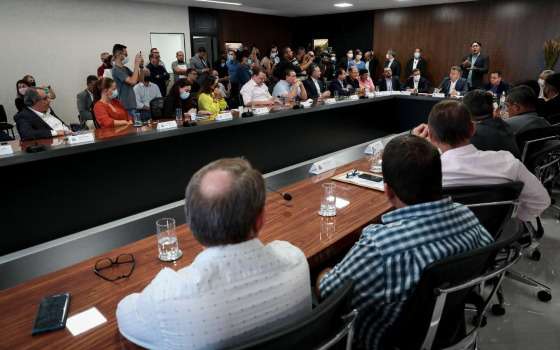 contrato mt iluminado