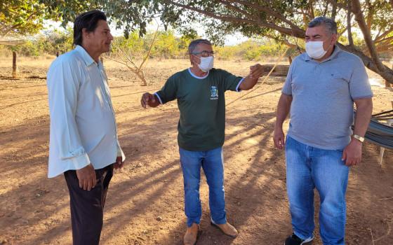 prefeito visitando região rural do ouro fino 