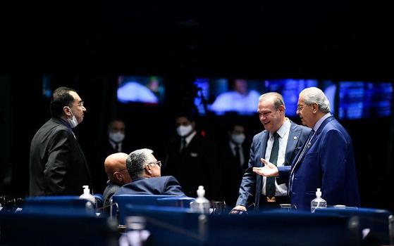 senadores