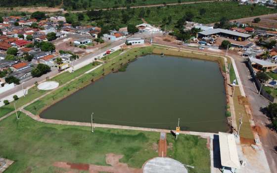 lago municipal Pontal do Araguaia