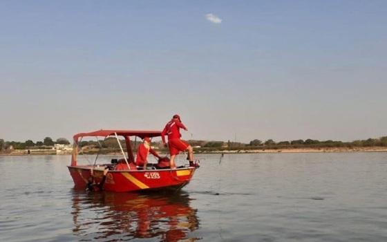 Barco vira e pescador morre afogado no Pantanal