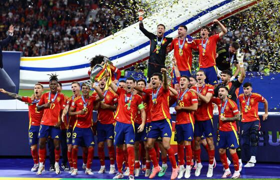 Com gol de Oyarzabal, Espanha bate a Inglaterra e é campeã da Euro 2024