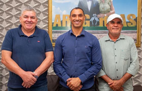 prefeitos adilson, adelcino e ricardo
