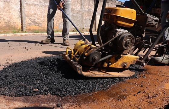 Operação tapa buraco Aragarças