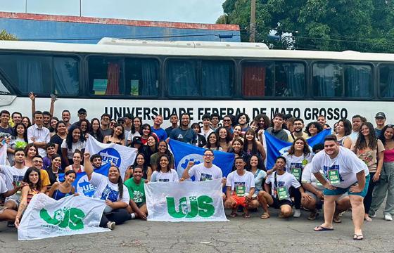 Estudantes Bienal 