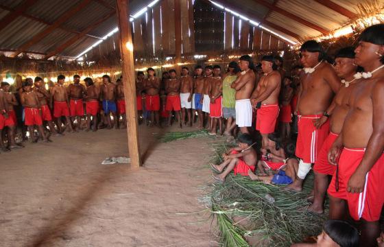 Indigenas xavante barra 