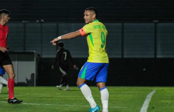 Vitor Roque jogador de futebol