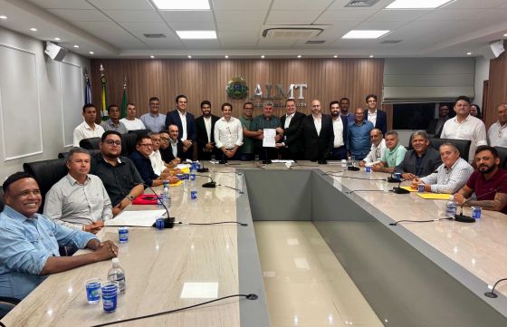 thiago silva, max russi, adilson gonçalves - reunião