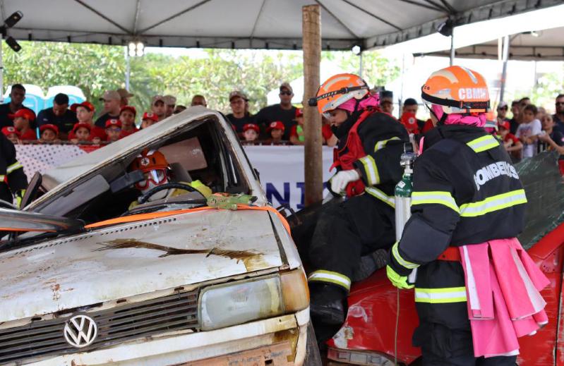 Corpo de Bombeiros Feminino