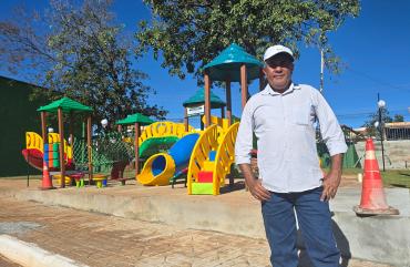 Adelcino inaugura Praça da Bíblia em Pontal do Araguaia